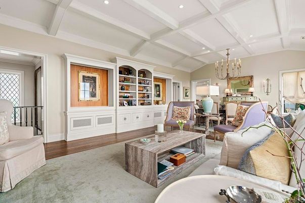 Chandelier, Dining room, Interior, Living room, Recessed Lighting, Wood Texture Flooring