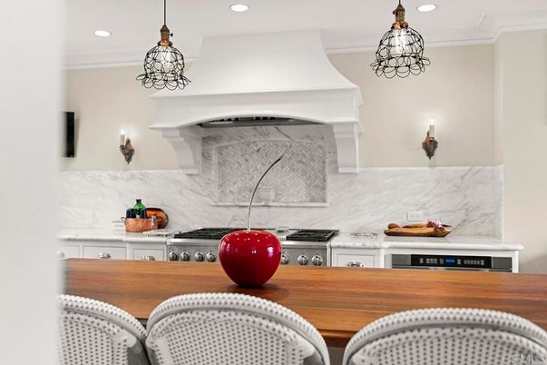 Dining room, Interior, Kitchen, Pendant Lights, Recessed Lighting, Stainless Steel Appliances