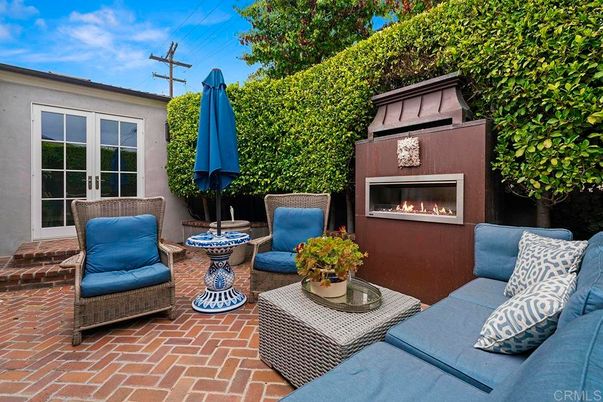 Exterior, Fireplace