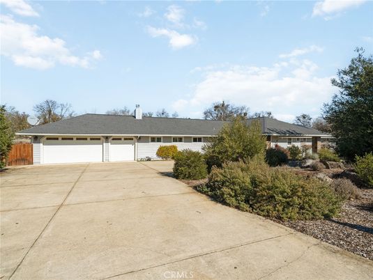 Attached, Exterior, Facade, Ranch