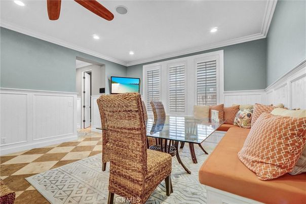 Dining room, Interior, Recessed Lighting