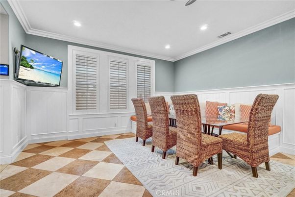 Dining room, Interior, Recessed Lighting
