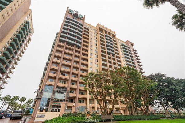 Exterior, Facade, Condo Building