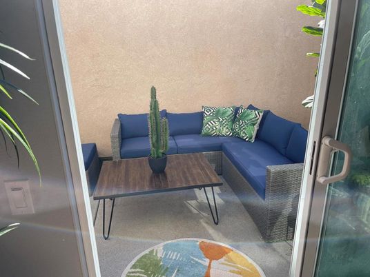 Exterior, Living room