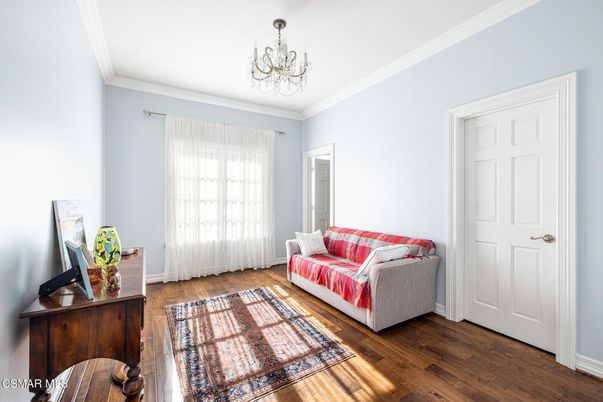 Chandelier, Interior, Wood Texture Flooring