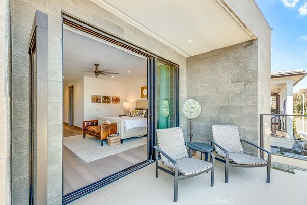 Bedroom, Exterior, Recessed Lighting