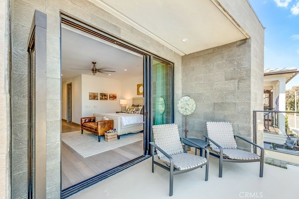 Bedroom, Exterior, Recessed Lighting