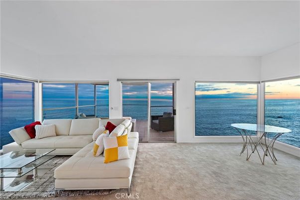 Interior, Living room, Water