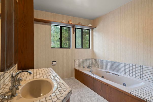 Bathroom, Interior, Tile Countertops