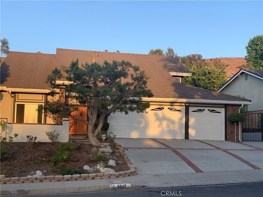 Attached, Exterior, Facade, Ranch