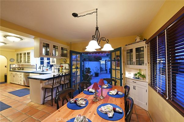 Dining room, Interior, Kitchen, Pendant Lights