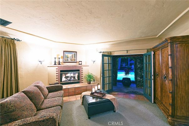 Fireplace, Interior, Living room