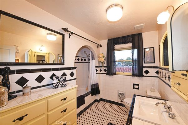 Bathroom, Dual Sink Vanities, Interior, Tile Countertops