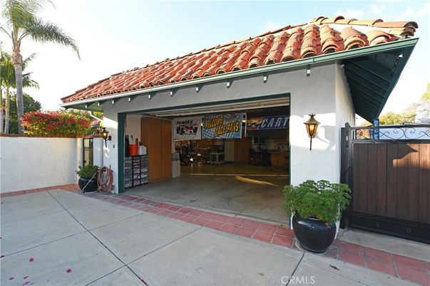 Detached Garage, Exterior