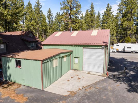 Detached Garage, Exterior