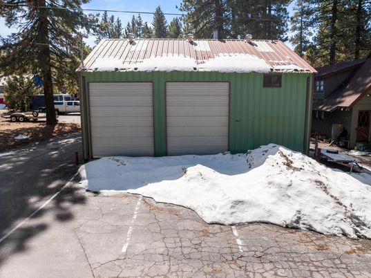 Detached Garage, Exterior