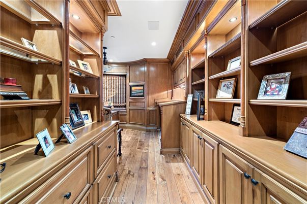 Interior, Recessed Lighting, Wood Texture Flooring, Wooden Walls