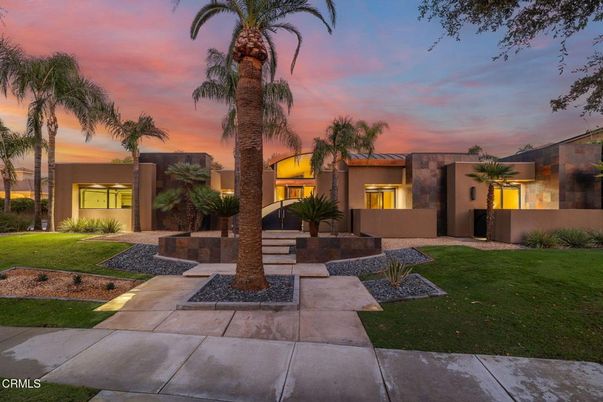 Backyard, Exterior, Facade, Modern