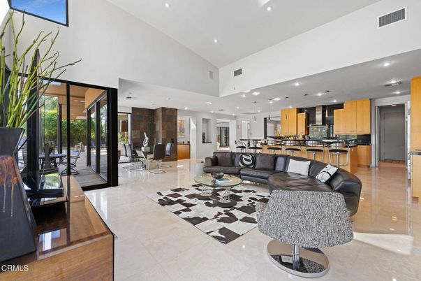 Dining room, Interior, Kitchen, Living room, Pendant Lights, Recessed Lighting, Stainless Steel Appliances