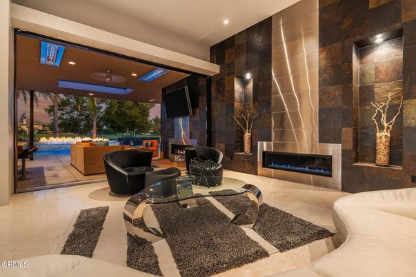 Fireplace, Interior, Living room, Recessed Lighting