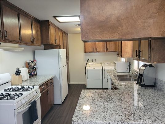 Interior, Kitchen, Washer, Wood Texture Flooring