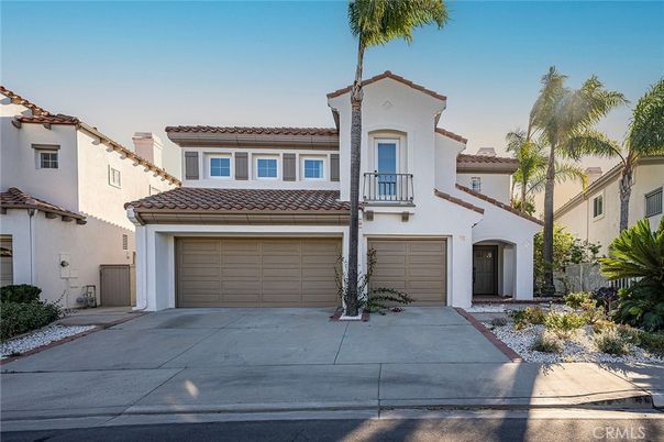 Attached, Exterior, Facade, Spanish Mediterranean