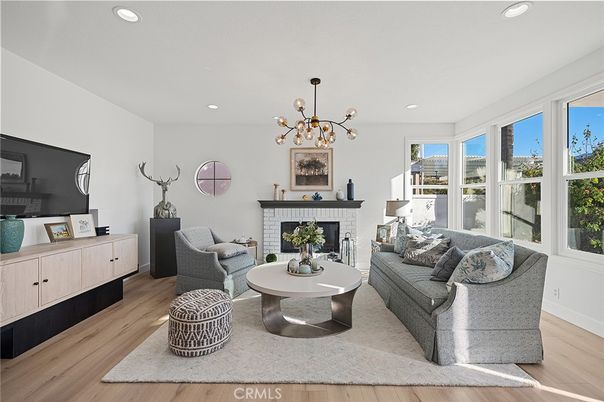 Fireplace, Interior, Living room, Pendant Lights, Recessed Lighting, Wood Texture Flooring