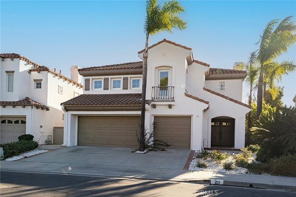 Attached, Exterior, Facade, Spanish Mediterranean