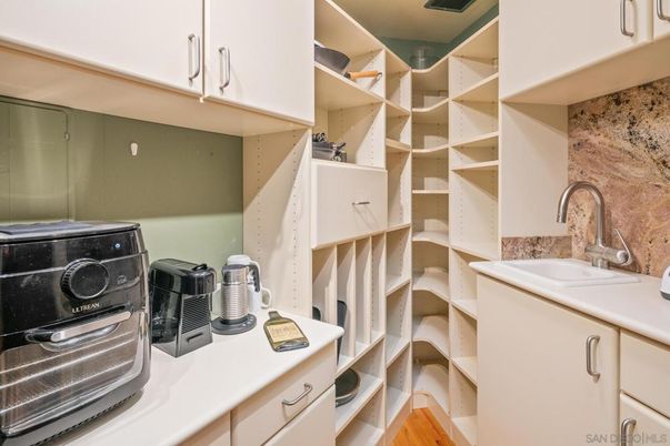 Interior, Walk-in Closets