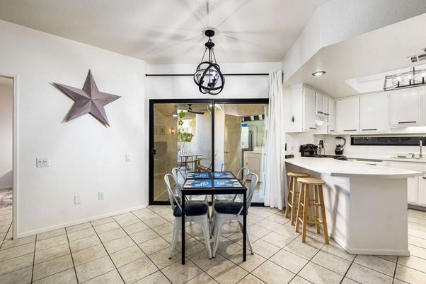 Dining room, Interior, Kitchen, Pendant Lights, Recessed Lighting