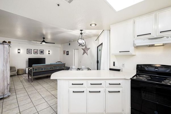 Interior, Kitchen, Pendant Lights, Recessed Lighting