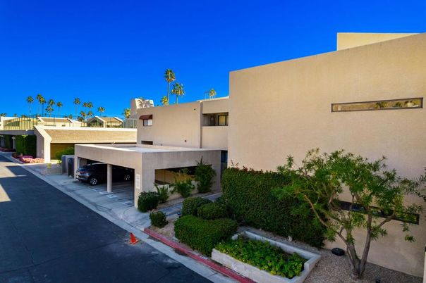 Attached, Exterior, Facade, Modern
