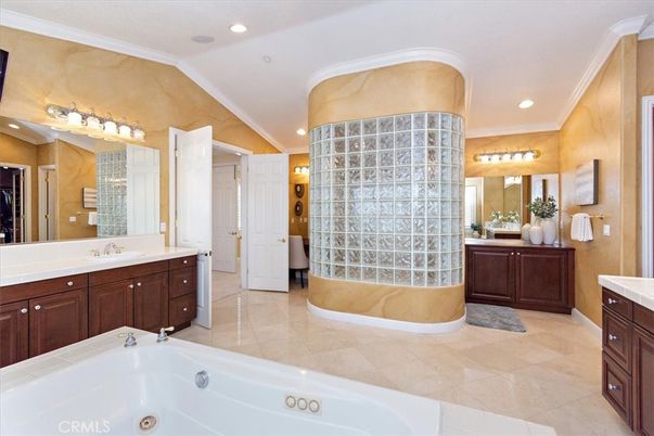 Bathroom, Interior, Recessed Lighting