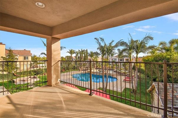 Exterior, Pool, Other