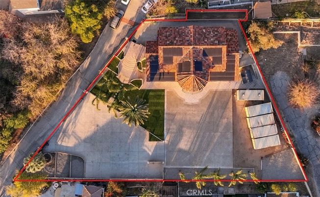 Exterior, Drone