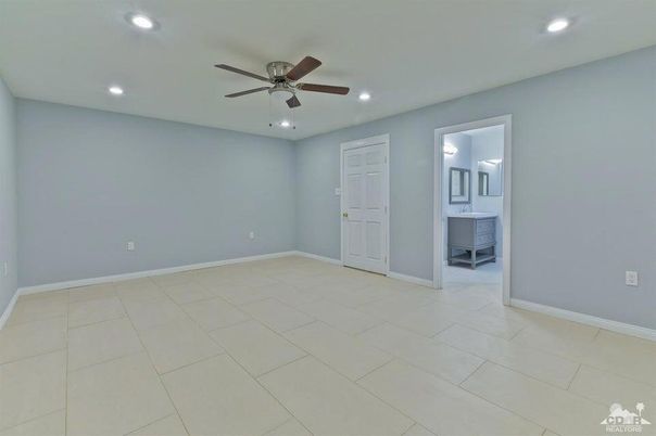 Bathroom, Empty room, Interior, Recessed Lighting