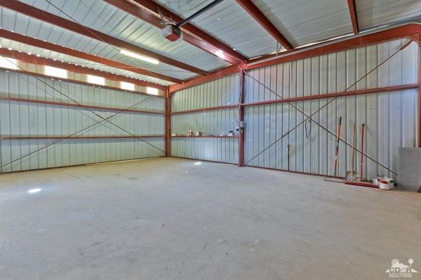 Garage, Interior
