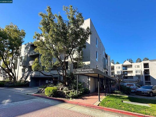 Exterior, Facade, Condo Building