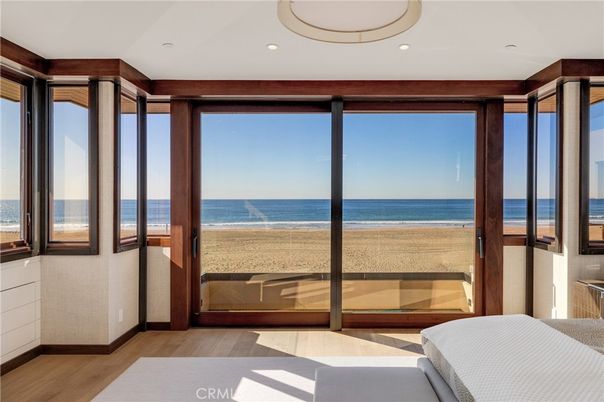Interior, Recessed Lighting, Water, Wood Texture Flooring