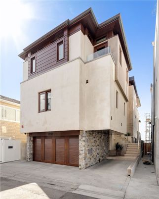 Attached, Exterior, Facade, Modern