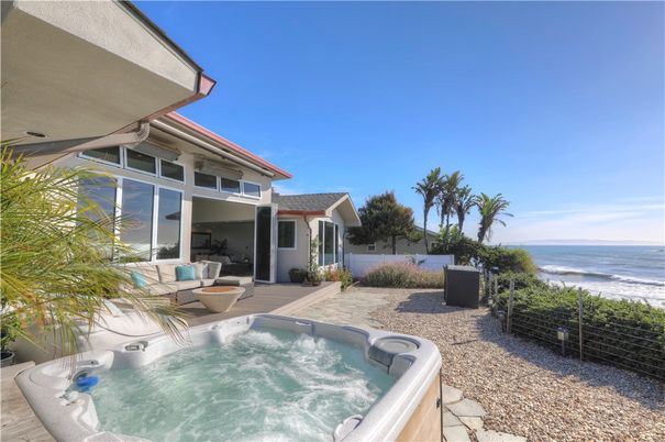 Exterior, Hot Tub, Water