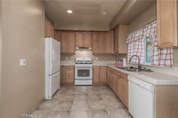 Interior, Kitchen, Recessed Lighting, Tile Countertops