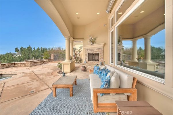 Exterior, Fireplace