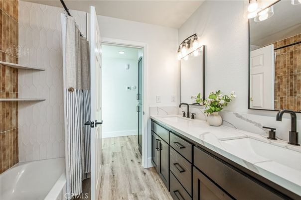Bathroom, Dual Sink Vanities, Interior, Wood Texture Flooring