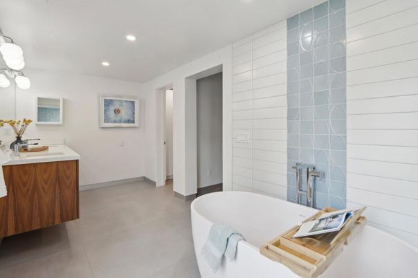 Bathroom, Free Standing Baths, Interior, Recessed Lighting