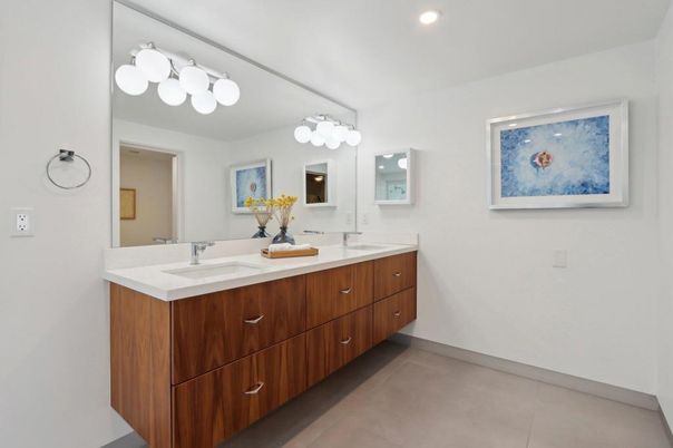 Bathroom, Dual Sink Vanities, Interior, Recessed Lighting