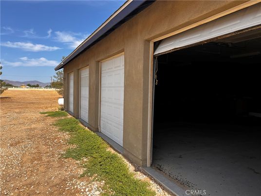 Detached Garage, Exterior