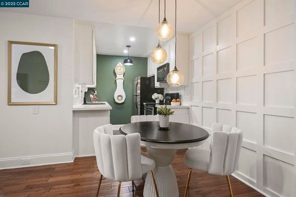 Dining room, Interior, Kitchen, Pendant Lights, Recessed Lighting, Wood Texture Flooring