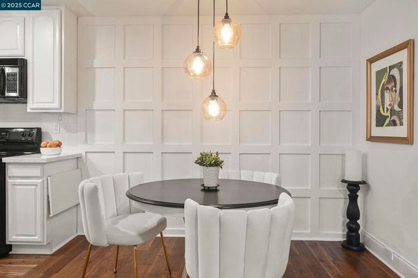 Dining room, Interior, Kitchen, Pendant Lights, Wood Texture Flooring