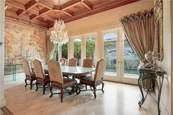 Chandelier, Dining room, Interior, Wooden Beams, Wooden Ceilings